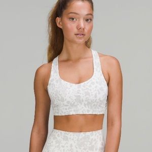 Lululemon Free to be Serene Cheetah Camo Antique White Multi Size 6
